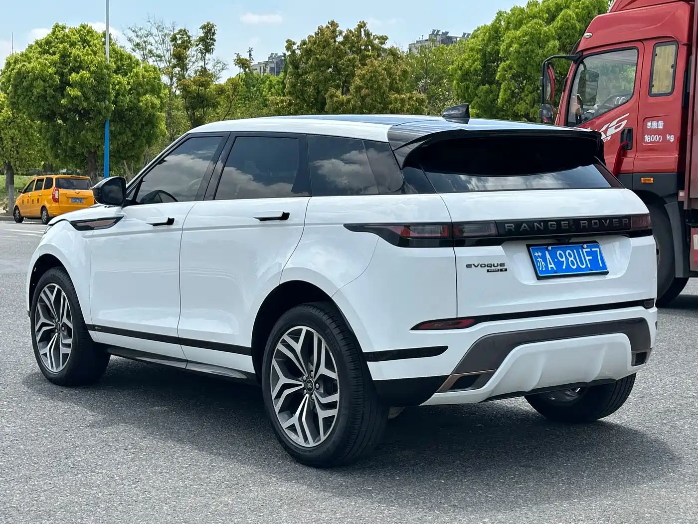 Land Rover Range Rover Evoque 2020 Model 249PS R-DYNAMIC S Gloss Black Sport Edition фото 6