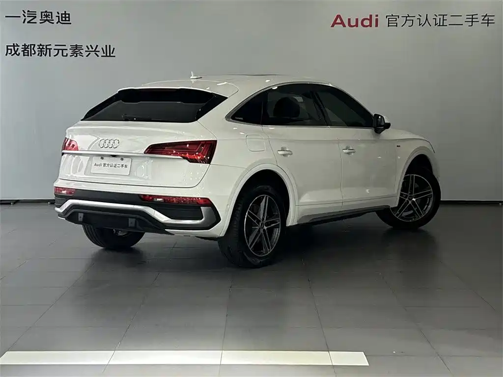 Audi Q5L Sportback 2021 40 TFSI Fashion фото 4