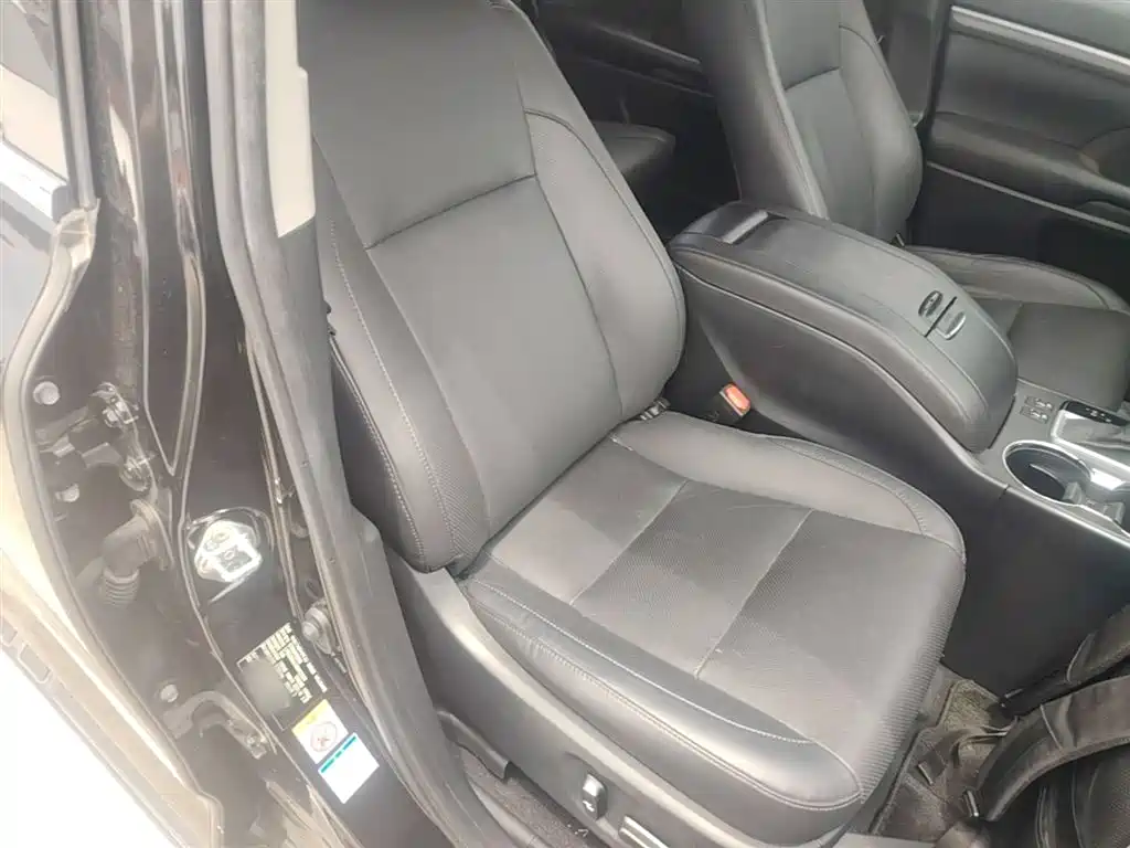 Toyota Highlander 2021 2.0T AWD Premium 7-Seater фото 25