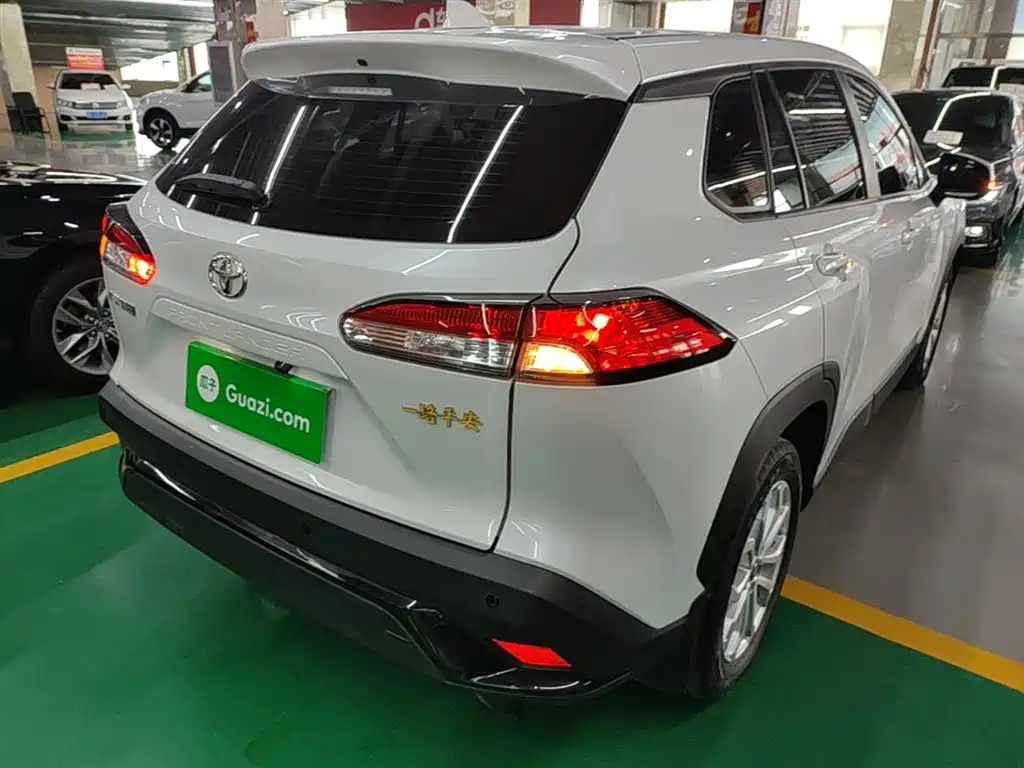 Toyota Frontlander 2023 2.0L CVT Leading Edition фото 7