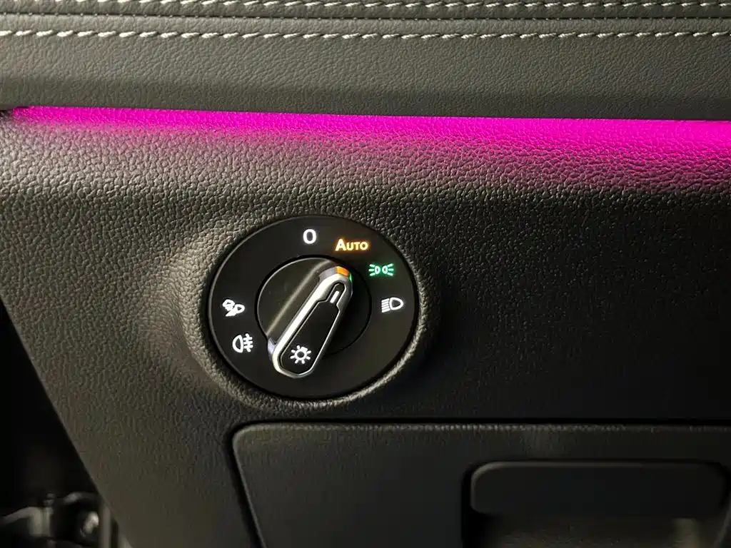 Volkswagen Sagitar 2025 300TSI DSG Surpass Edition фото 31
