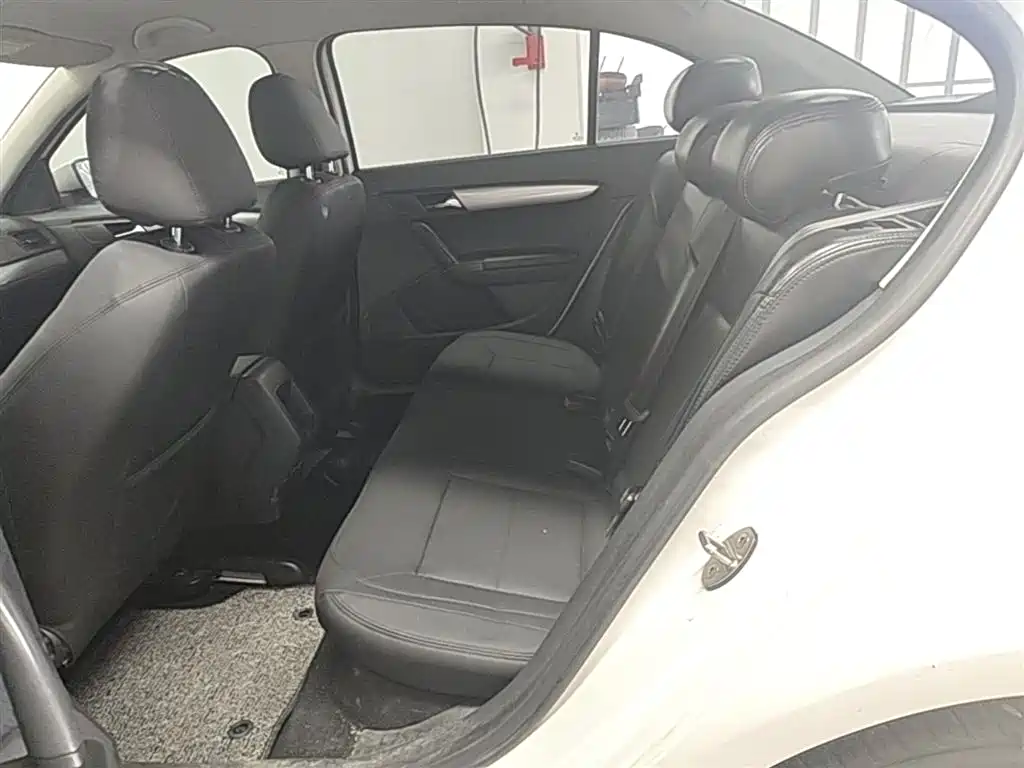 Volkswagen Lavida 2015 1.6L Automatic Trend Edition фото 17