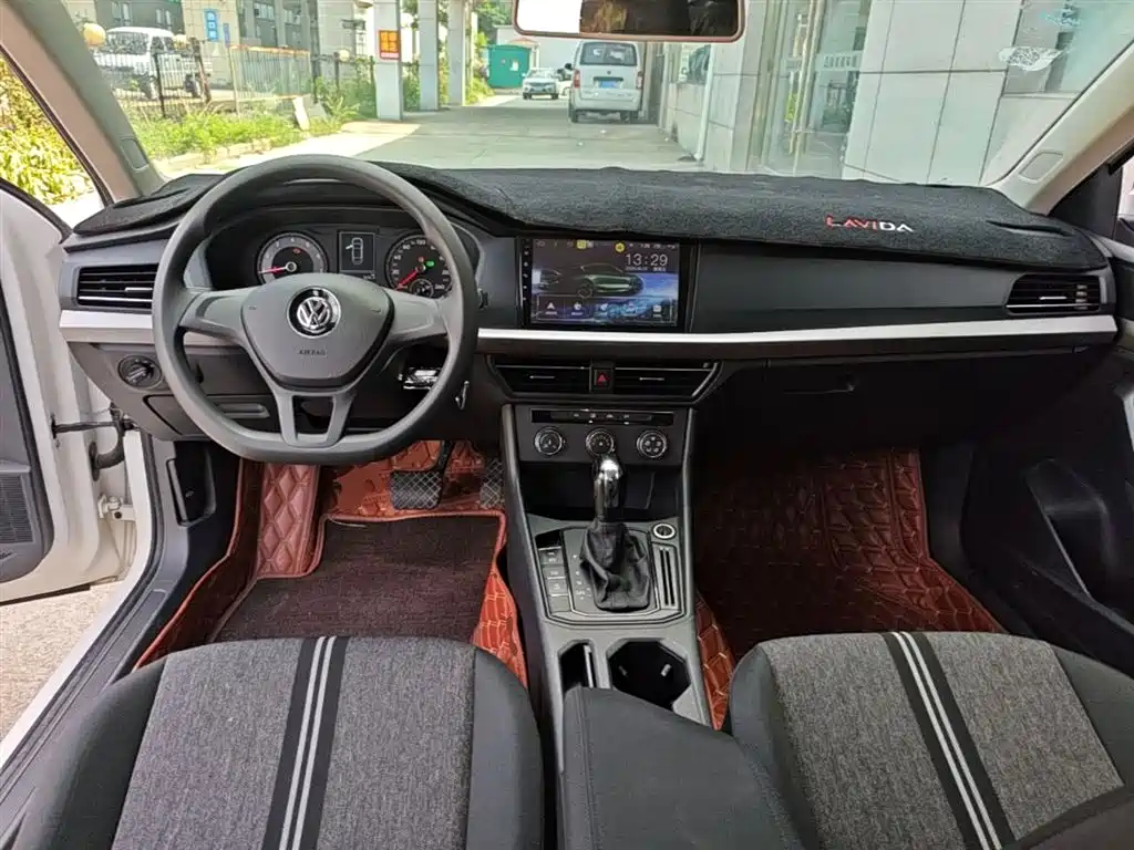 Volkswagen Lavida 2019 1.5L Automatic Trend Edition China VI фото 10