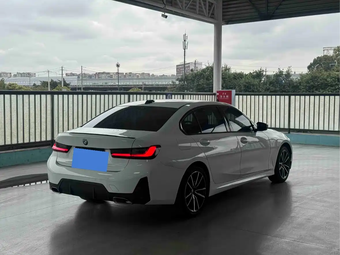BMW 3 Series 2023 320Li M Sport Package фото 9