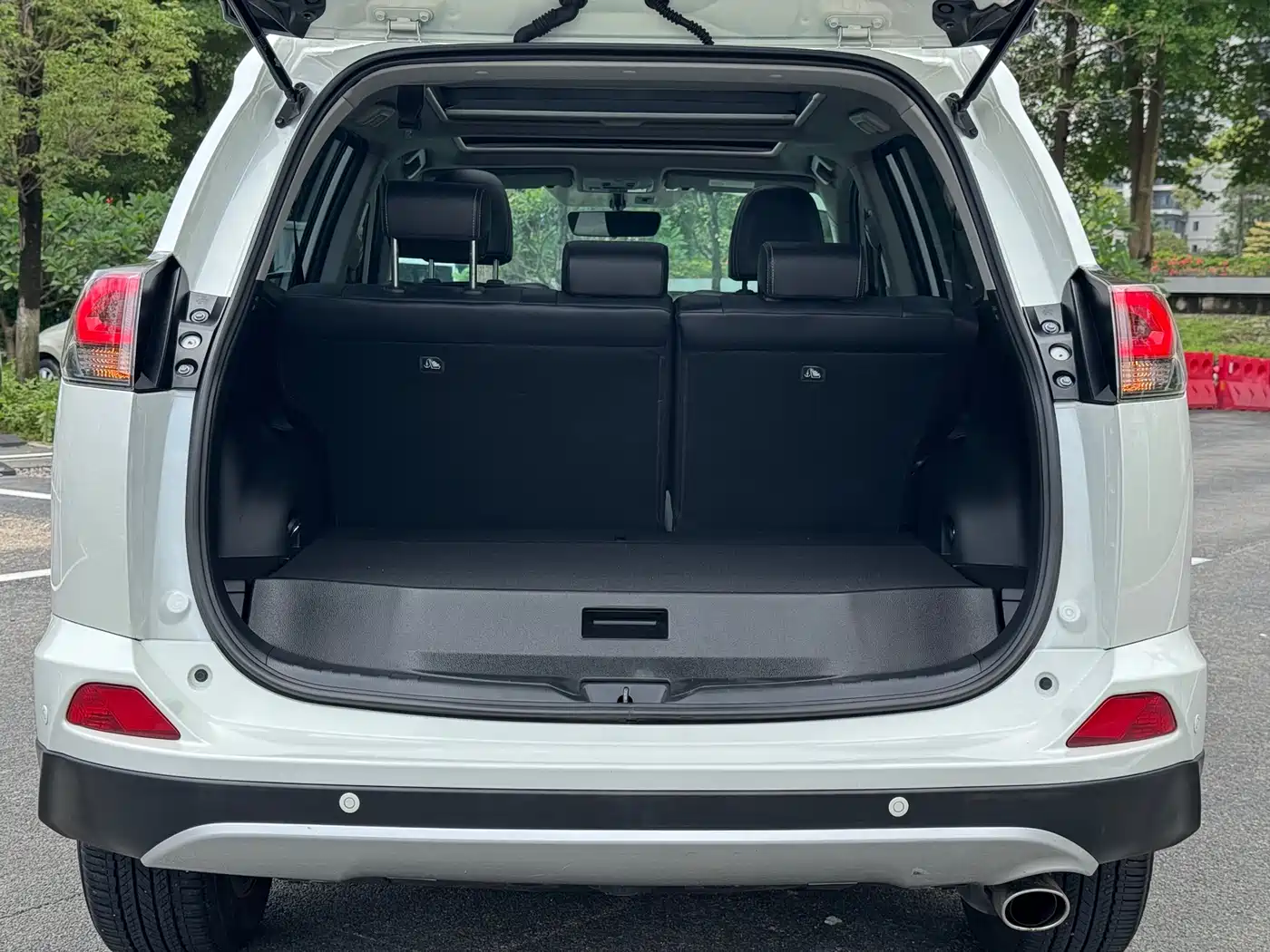 Toyota RAV4 Rongfang 2016 2.5L Automatic 4WD Elite фото 15