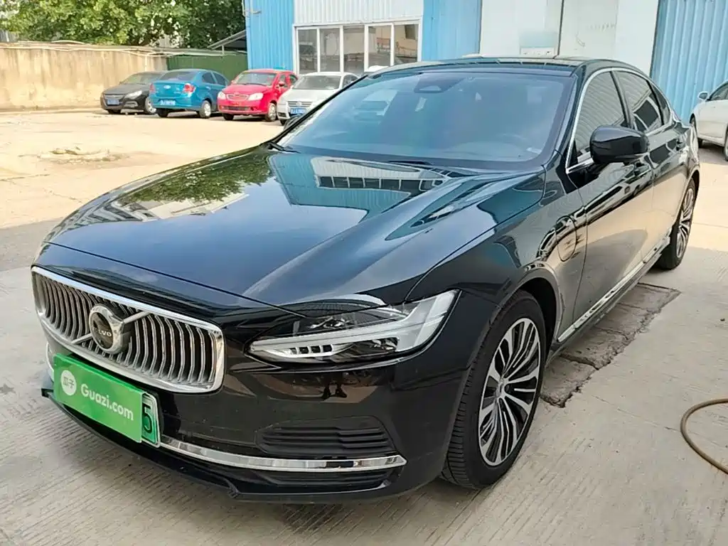 Volvo S90 Plug-in Hybrid 2024 PHEV AWD Long Range Momentum Luxury Edition