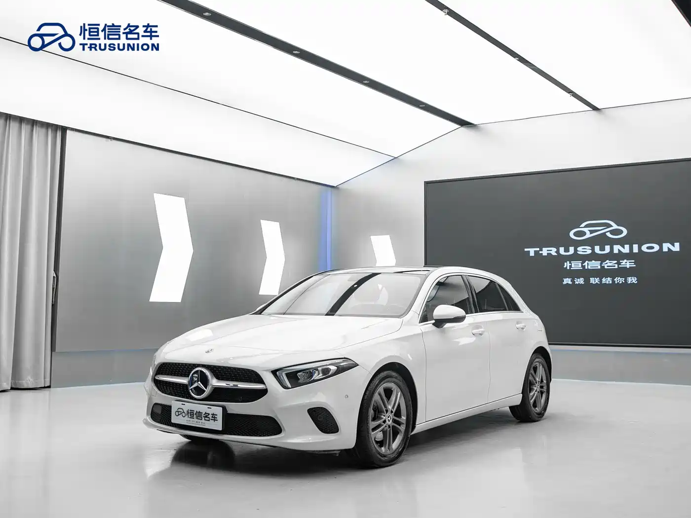 Mercedes-Benz A-Class (Import) 2019 A 200 Dynamic Version фото 3