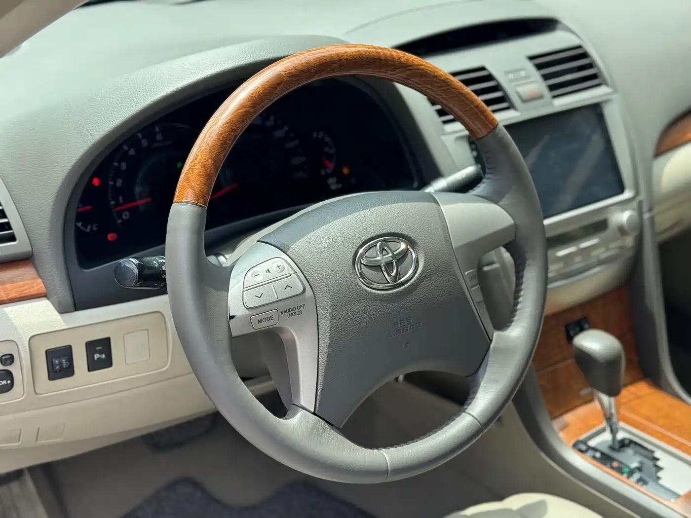 Toyota Camry 2011 240G Classic Anniversary Edition фото 13