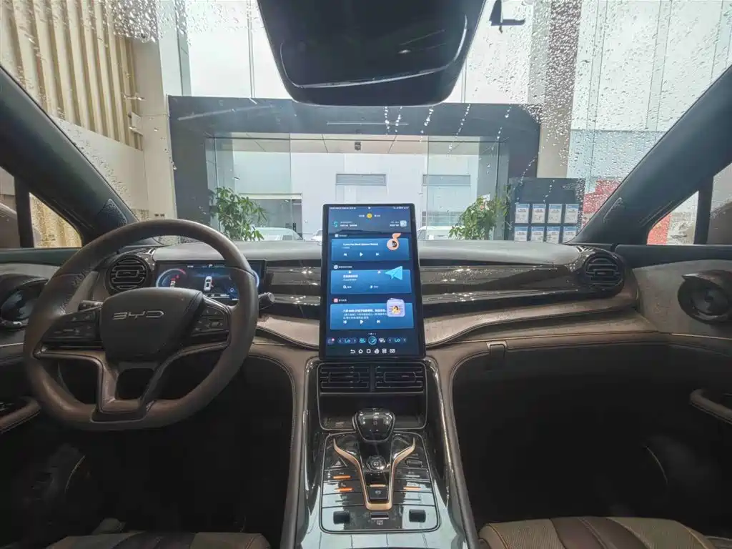 BYD Frigate 07 2023 DM-i 205KM Premium фото 10