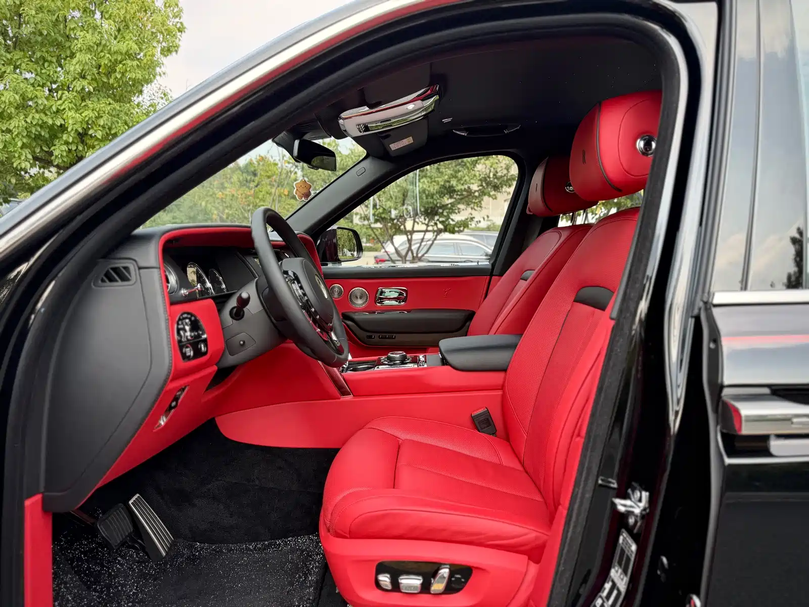 Photo 9 - Rolls-Royce Cullinan