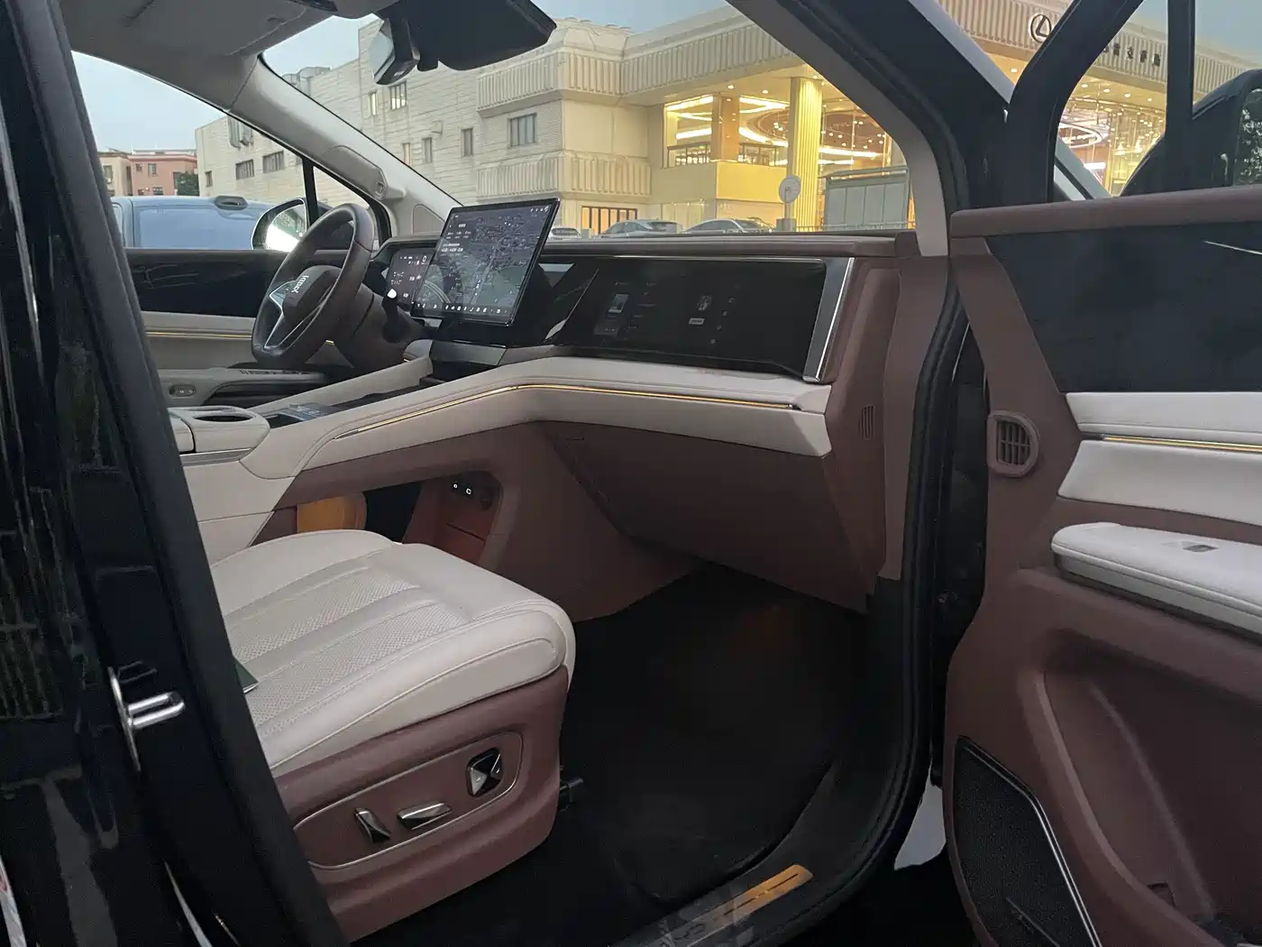 BYD Xia 2025 2025 DM-i 1.5T 180km Excellence