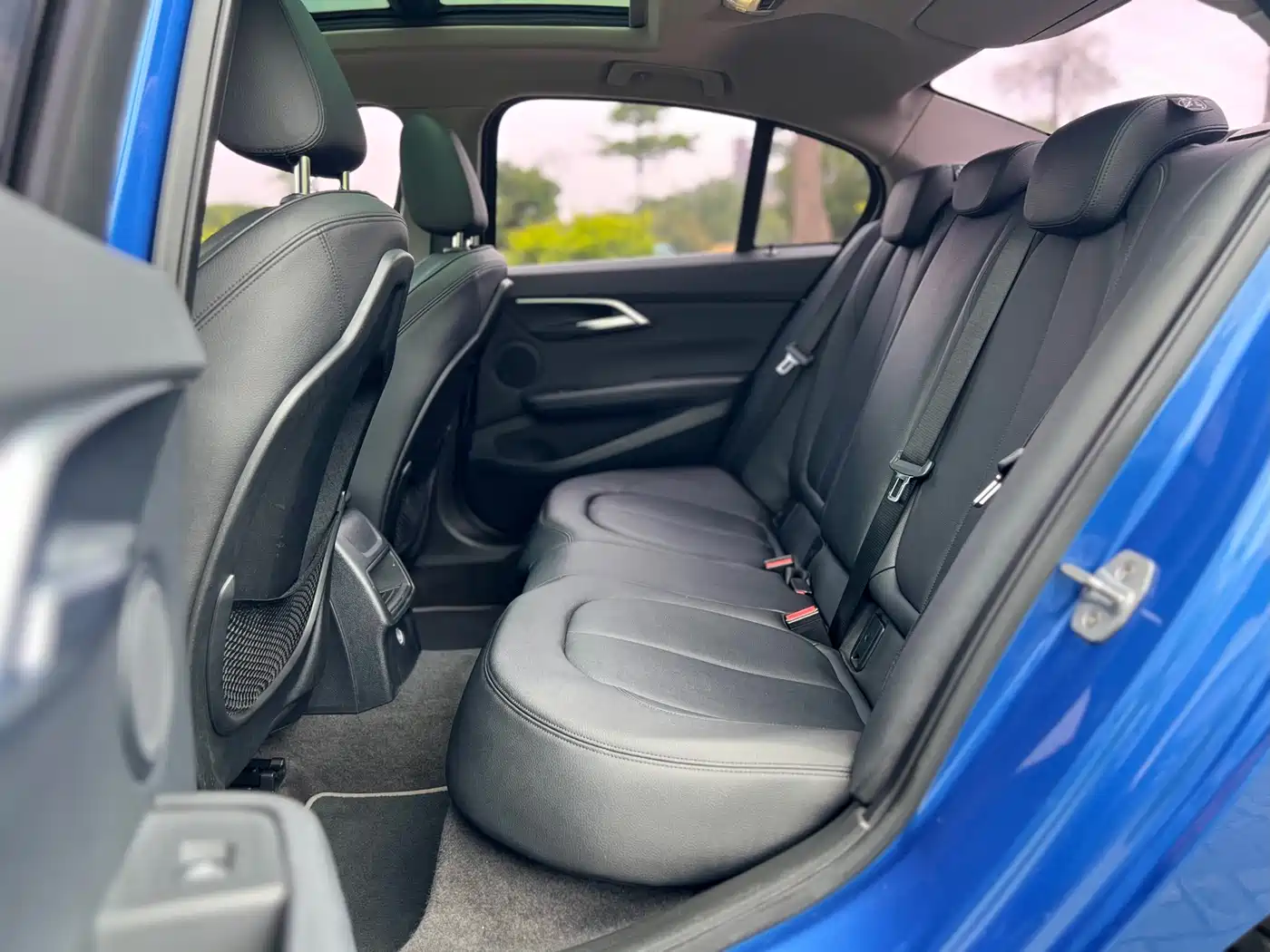 BMW 1 Series 2018 118i Sport Edition фото 9