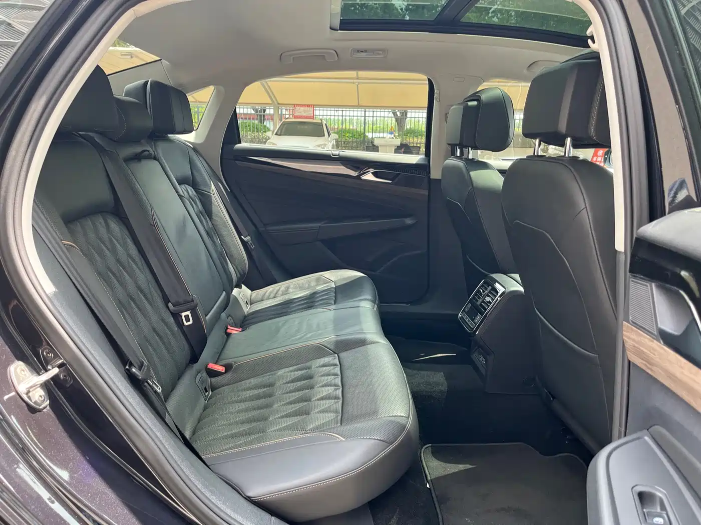 Volkswagen Passat 2019 Model 380TSI Luxury Edition China VI фото 15