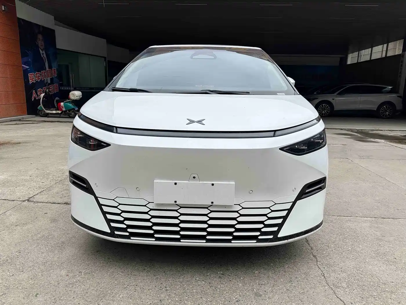 Фото 2 - XPeng X9