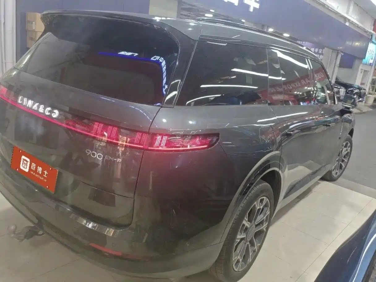 صورة 3 - Lynk & Co 900