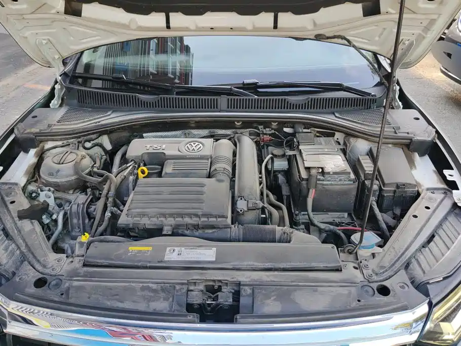 Photo 10 - Volkswagen Sagitar