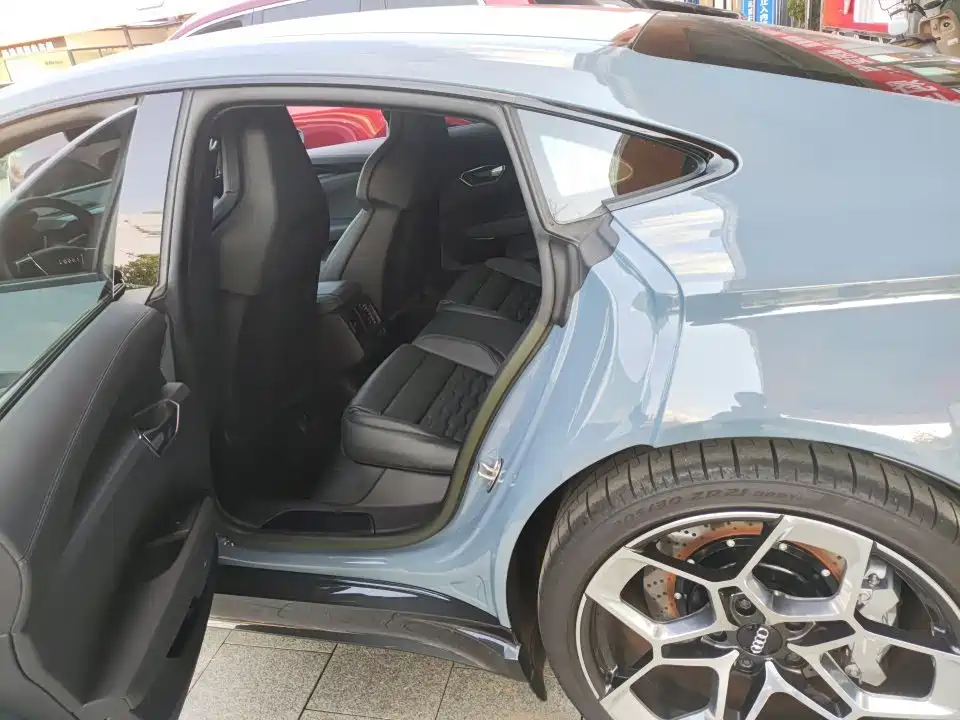 Audi e-tron GT 2024 2023 Base Model