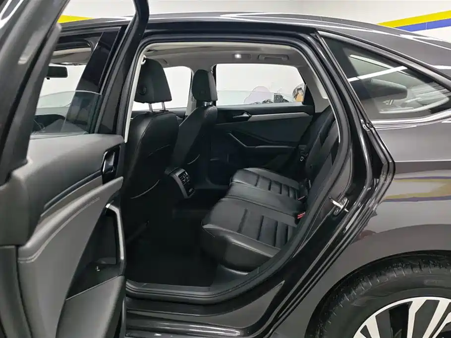 Volkswagen Sagitar 2022 280TSI DSG Soaring Edition фото 11