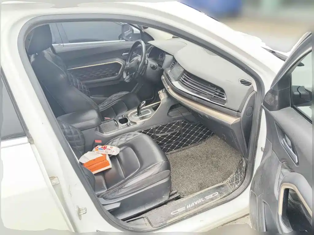 Photo 13 - Haval H6