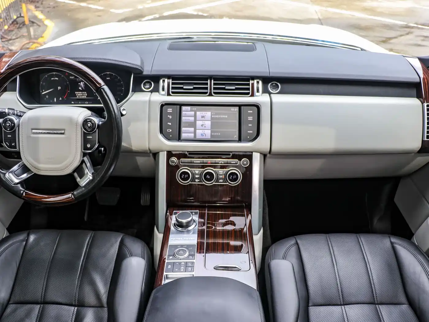 Land Rover Range Rover 2014 Facelift 3.0 SC V6 Vogue фото 4