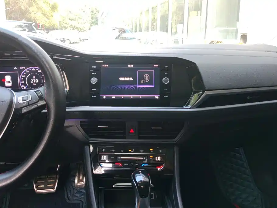 Photo 13 - Volkswagen Sagitar