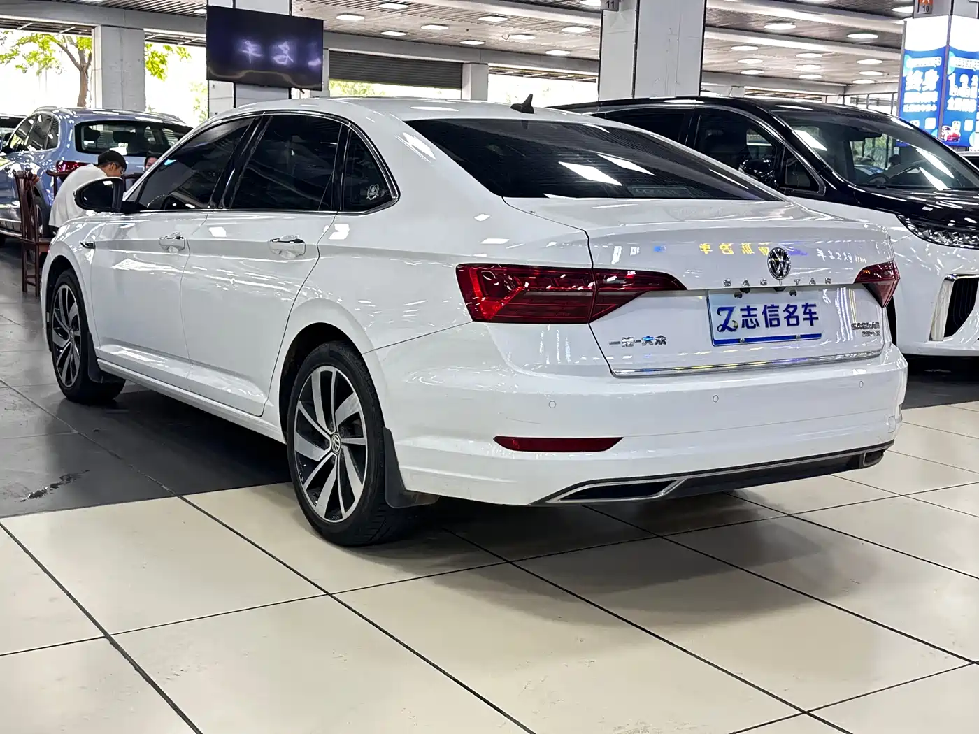 Volkswagen Sagitar 2022 280TSI DSG Excellence Edition фото 12