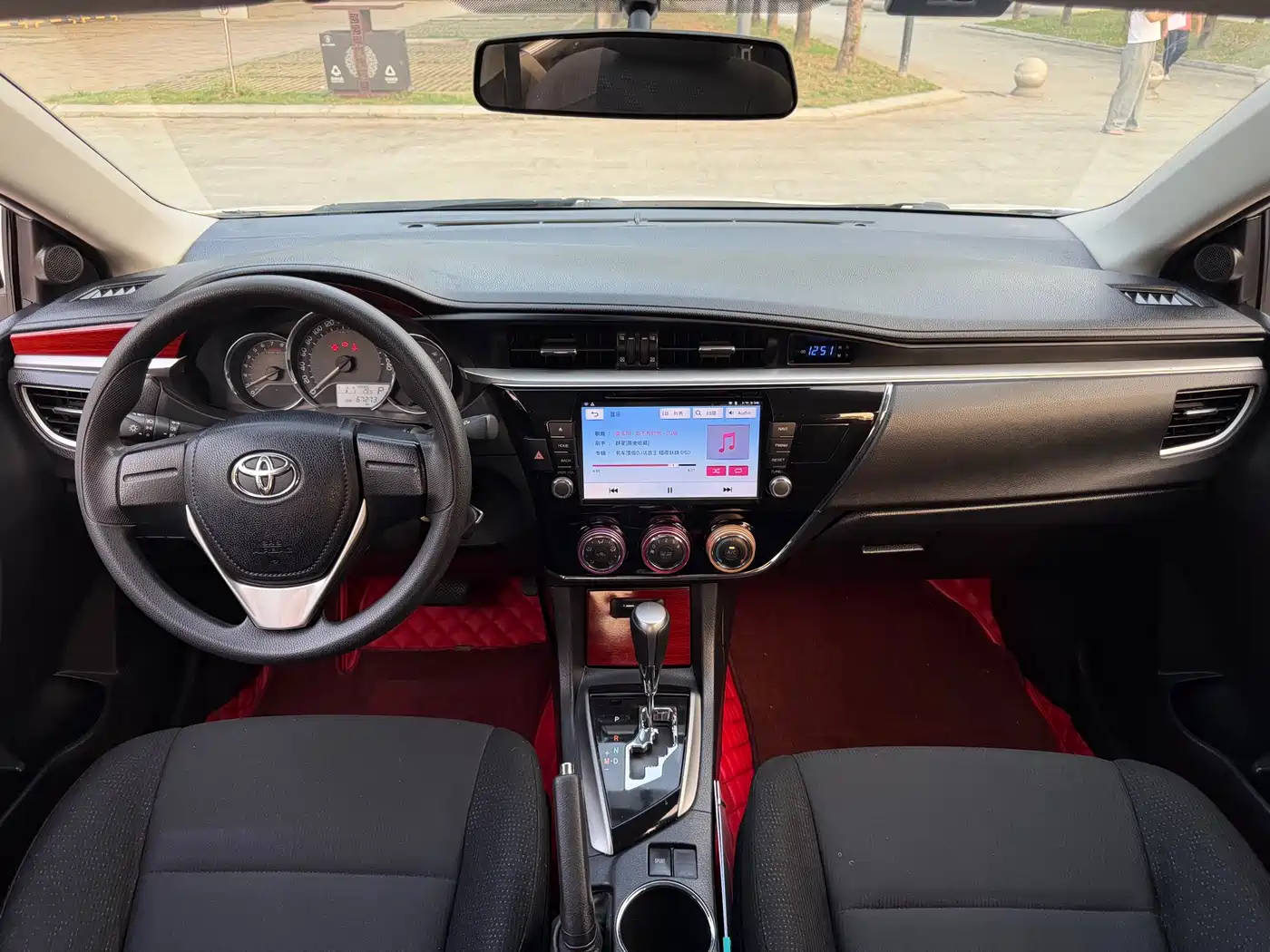 Toyota Corolla 2014 1.6L CVT GL фото 11