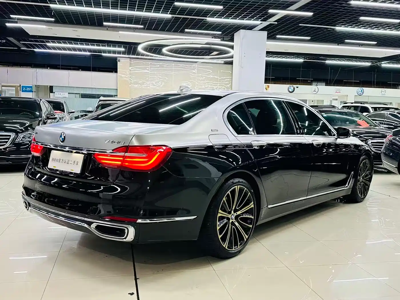 BMW 7 Series 2018 730Li Leading Type Excellence Package фото 7