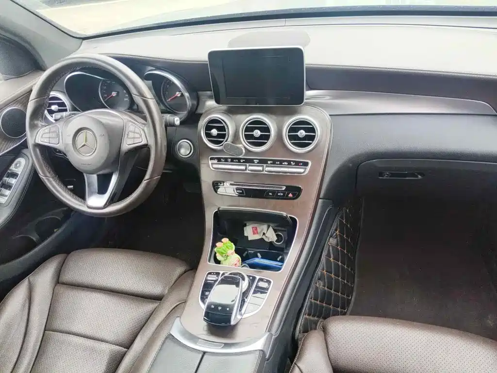 Фото 12 - Mercedes-Benz GLC