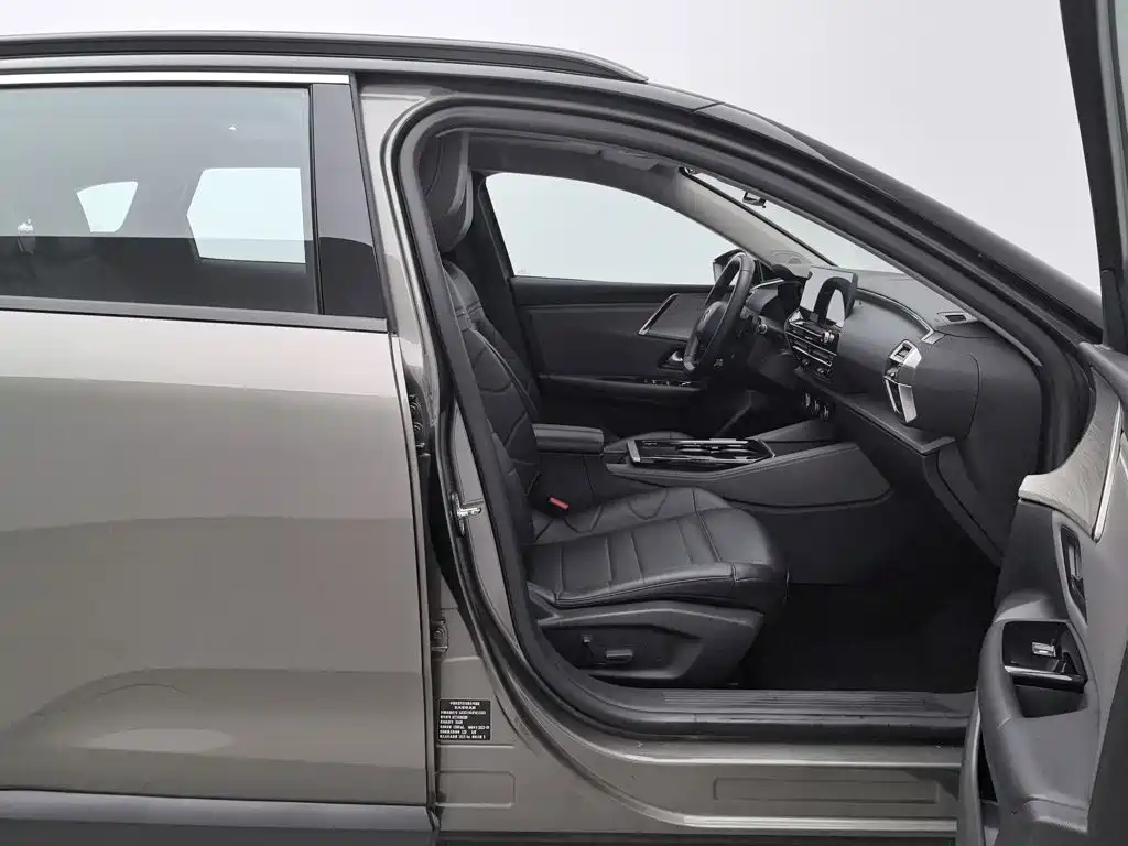 Фото 23 - Citroën Versailles C5 X