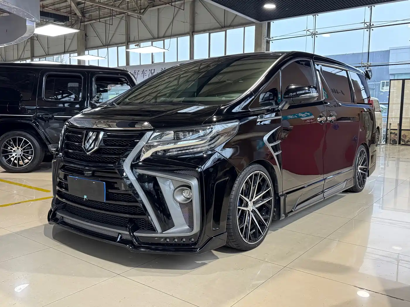 Toyota Alphard 2018 — пригон из Китая