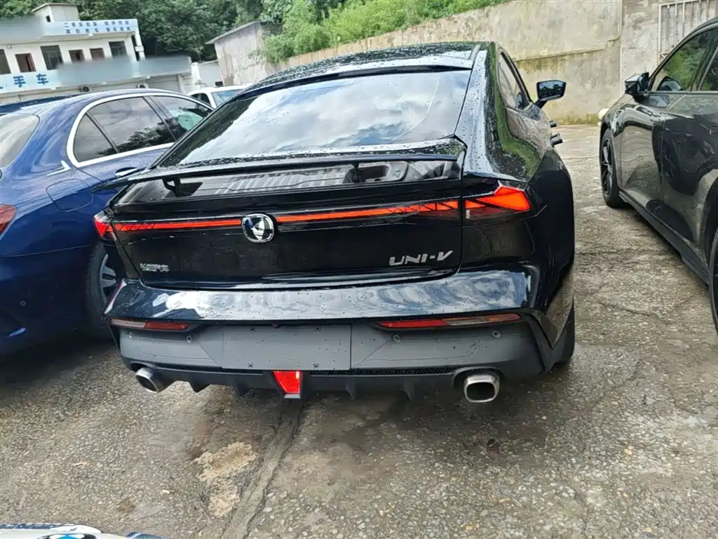 CHANGAN UNI-V