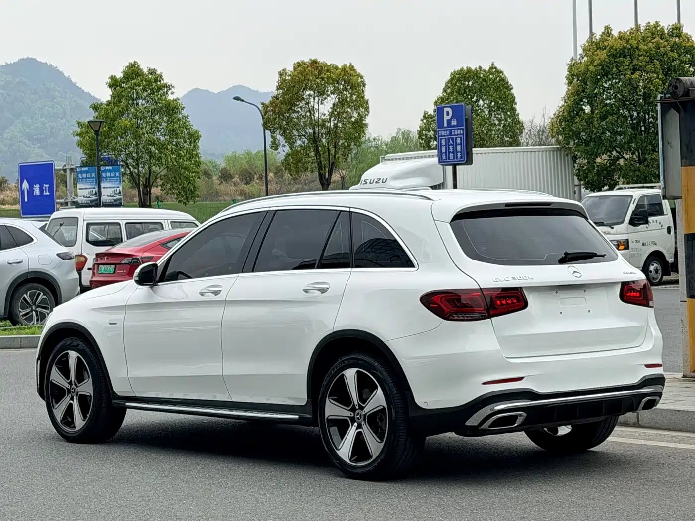 MERCEDES-BENZ GLC