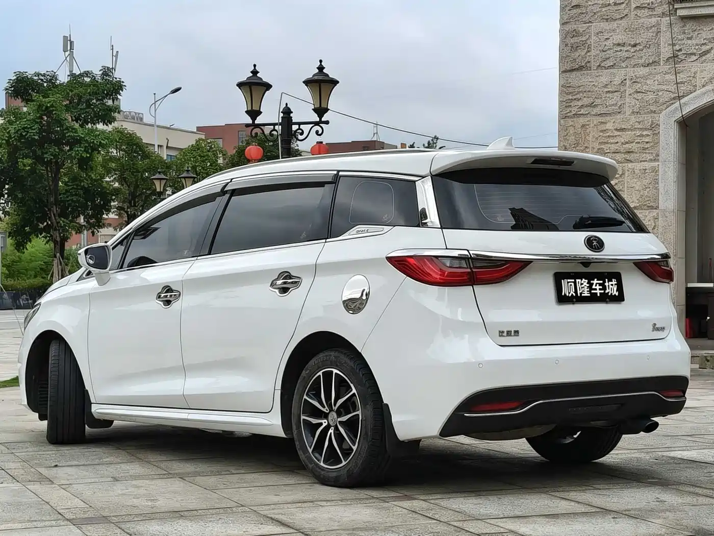 BYD Song MAX 2017 1.5T Auto Smart Connect Premium 7-seater фото 7