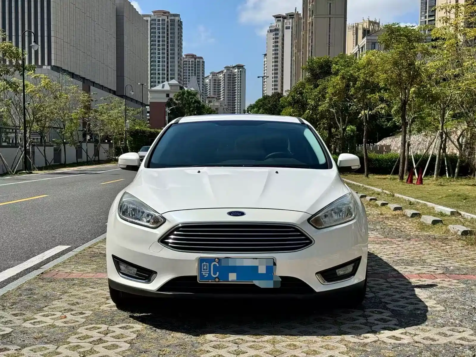 Фото 2 - Ford Focus