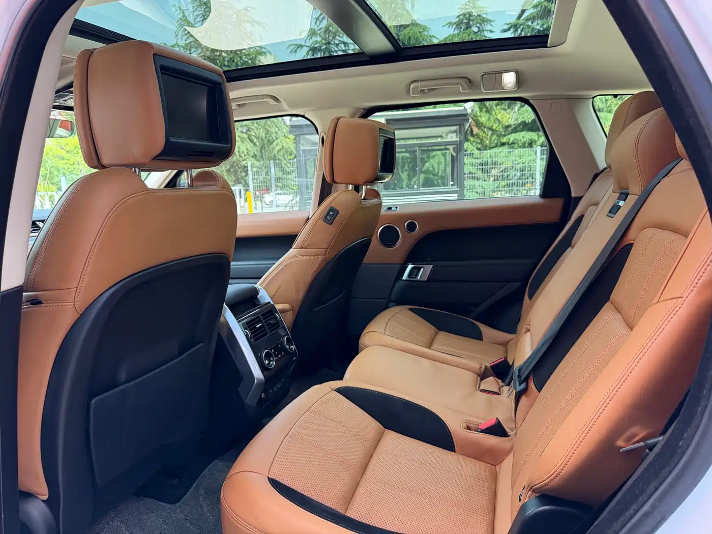 Land Rover Range Rover Sport 2021 3.0 L6 Gloss Black Edition фото 6