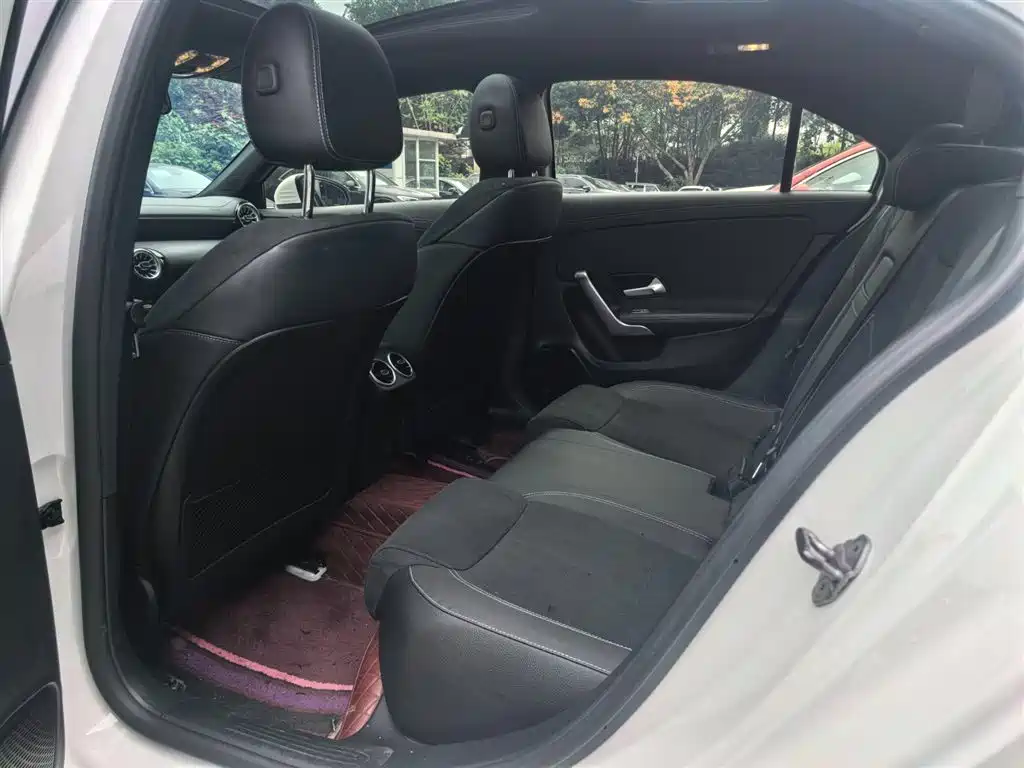 Mercedes-Benz A-Class 2023 A 200 L Fashion фото 16