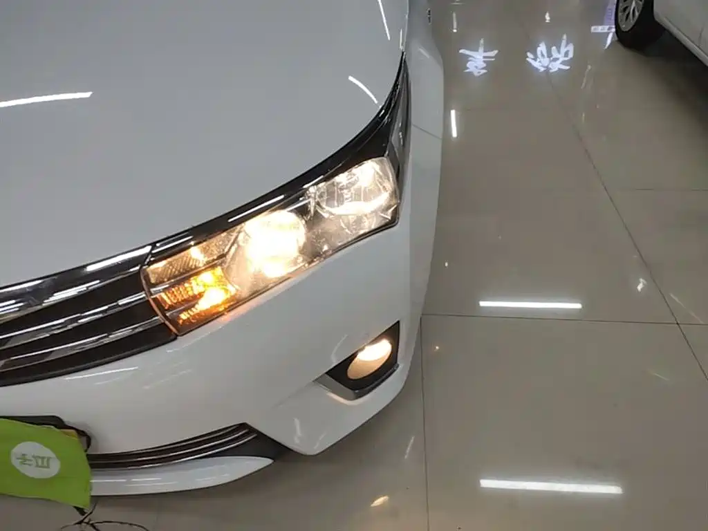 Toyota Corolla 2014 1.6L CVT GL-i Leather Edition фото 24