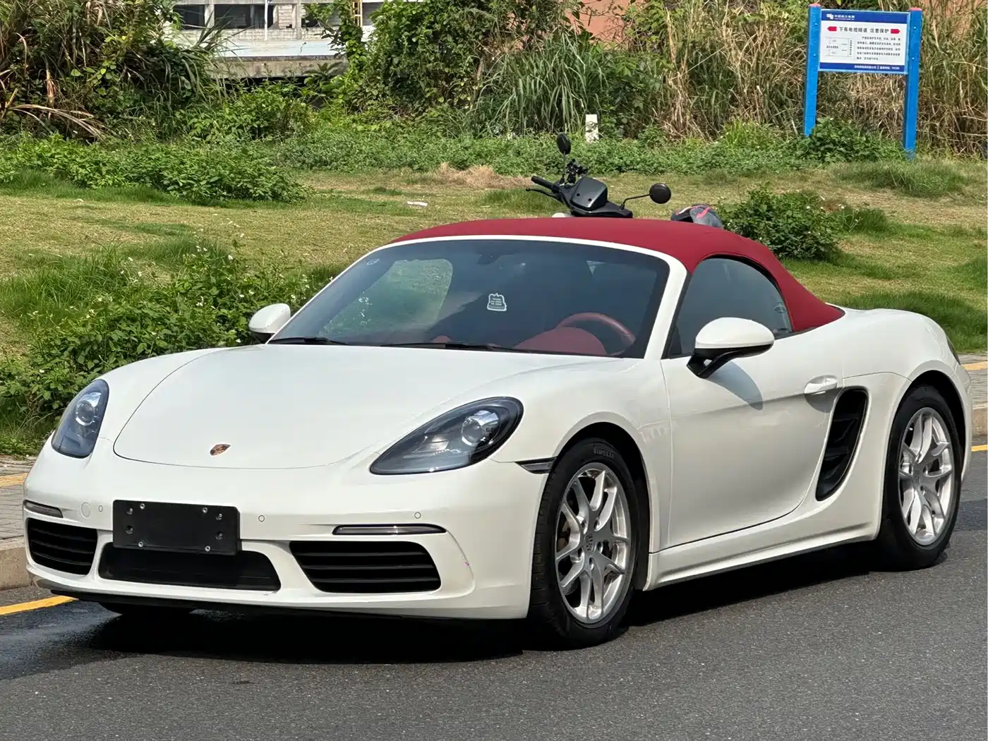PORSCHE 718