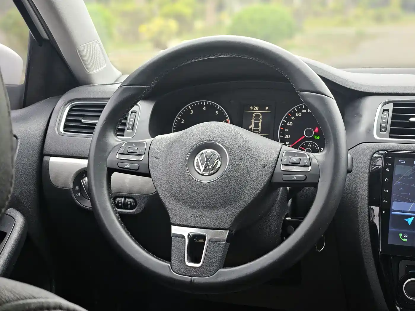 Volkswagen Sagitar 2012 1.4TSI Automatic Luxury фото 5