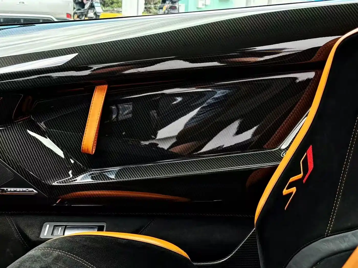 Photo 7 - Lamborghini Aventador