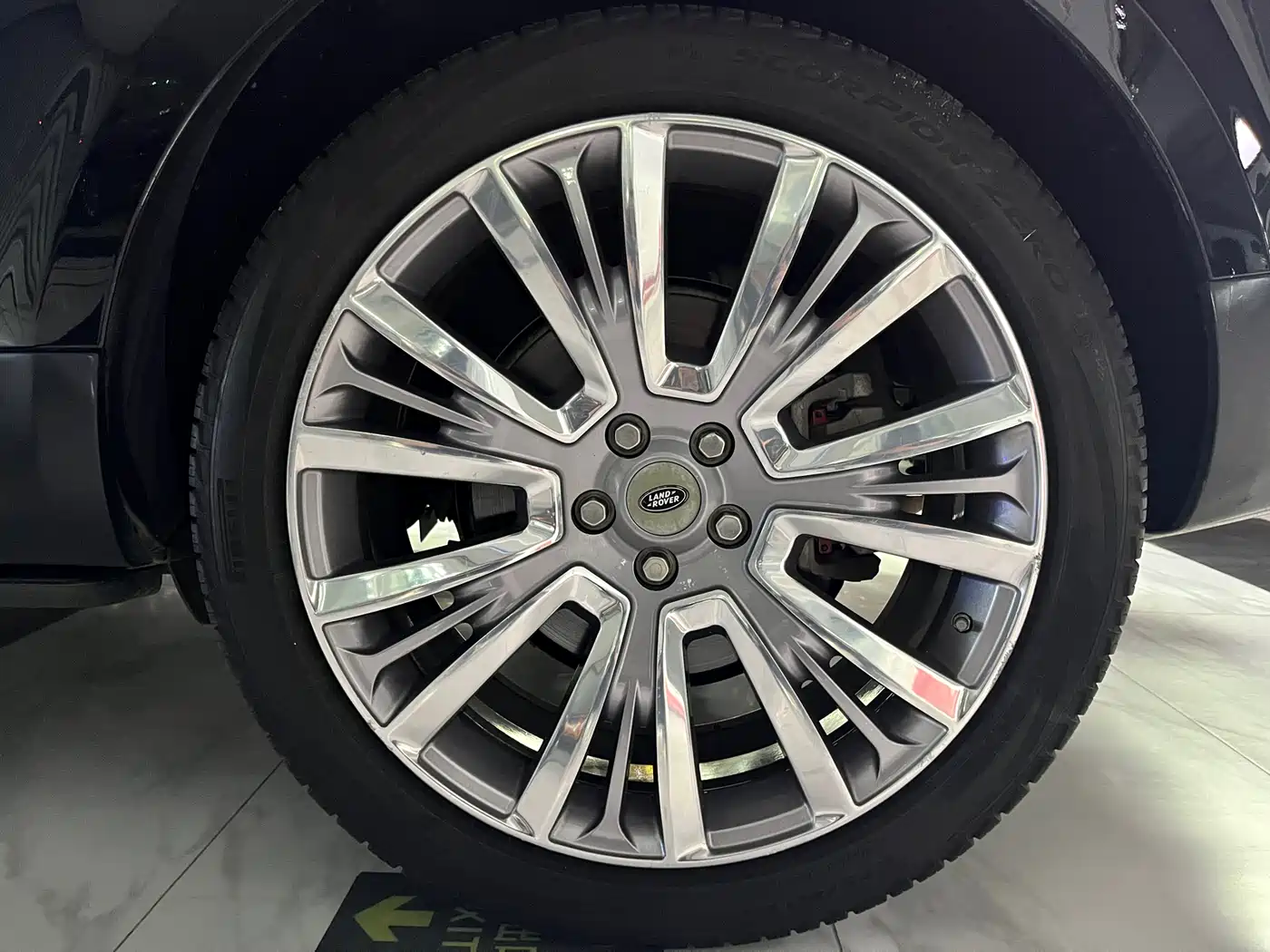 Land Rover Range Rover Sport 2019 3.0 SC V6 Special Edition фото 15