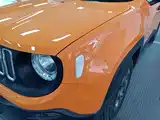 Photo 24 - Jeep Renegade