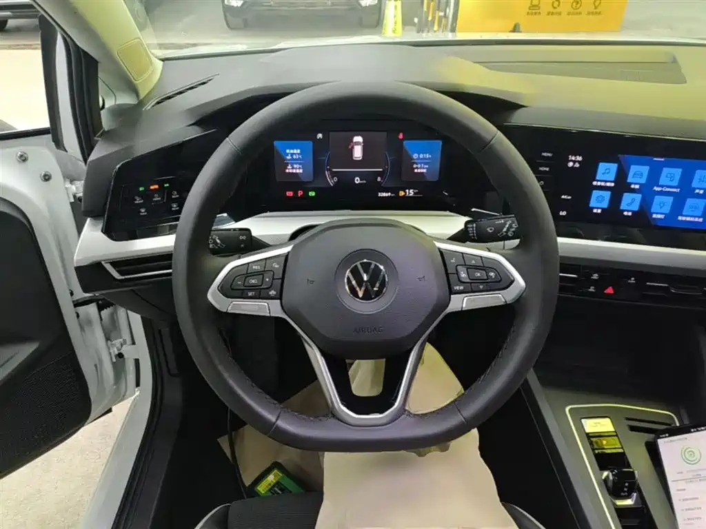 Volkswagen Golf 2023 Facelift 280TSI DSG Pro фото 11