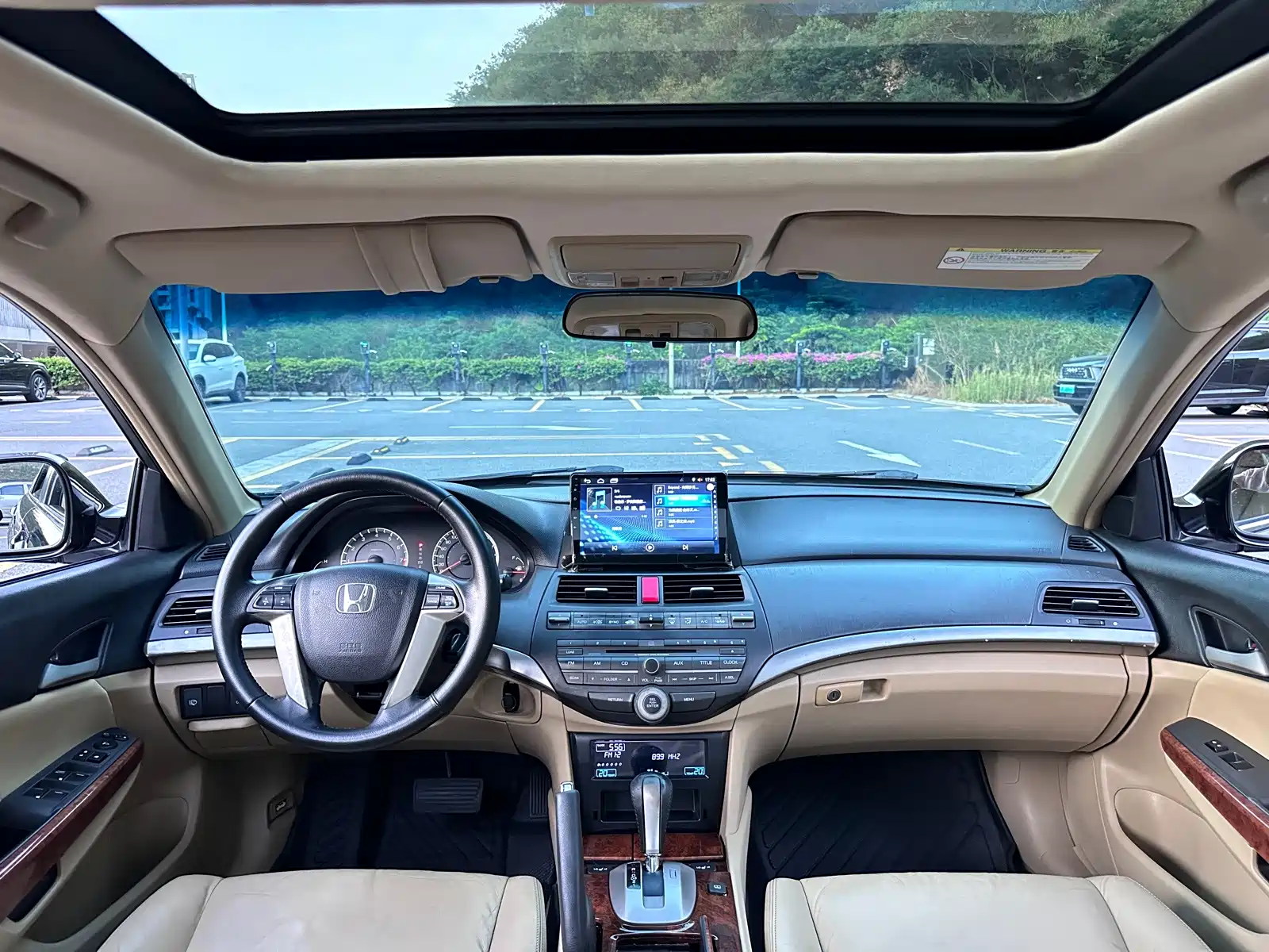 Photo 8 - Honda Accord
