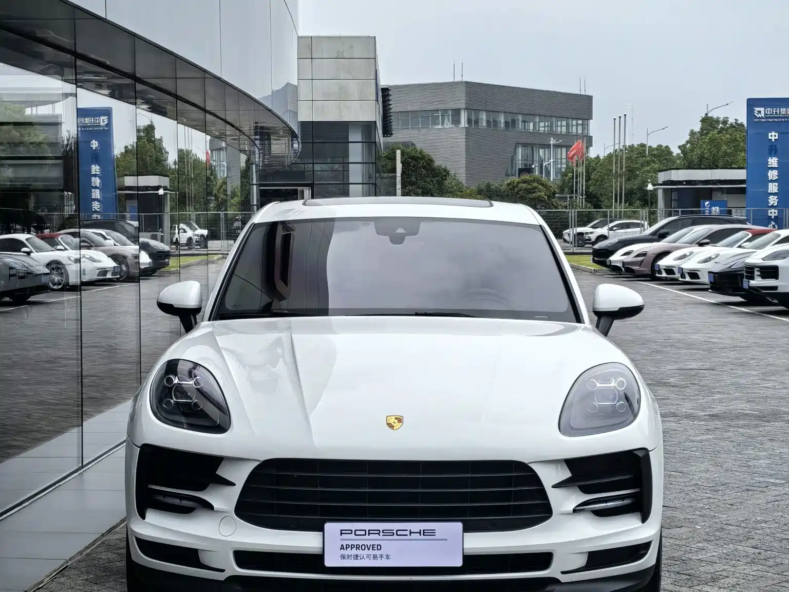 Фото 2 - Porsche Macan