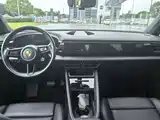 Фото 8 - Porsche Macan EV