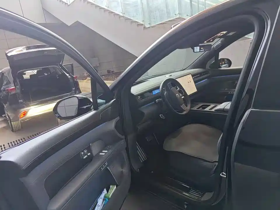NIO ES8 2026 2025 Model 6-Seat Executive Luxury Edition