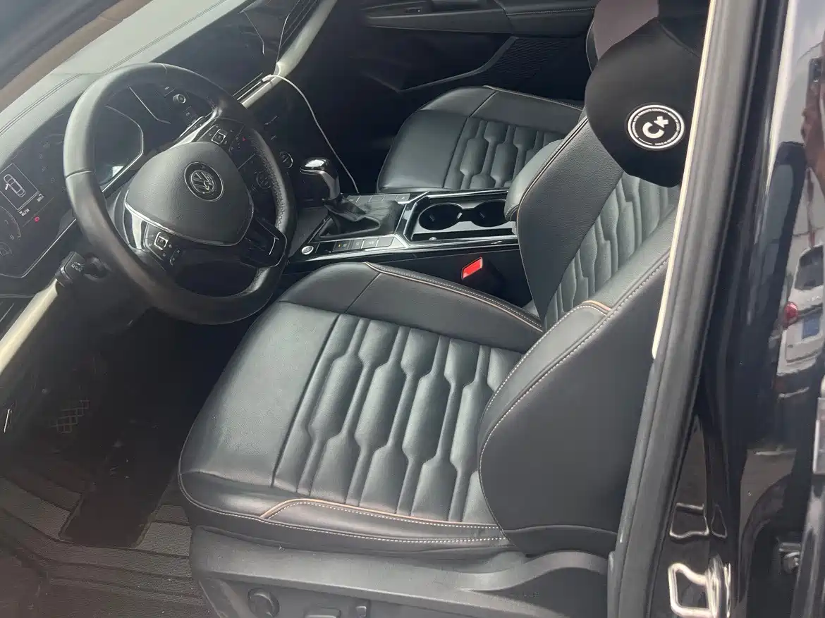 Фото 9 - Volkswagen Passat