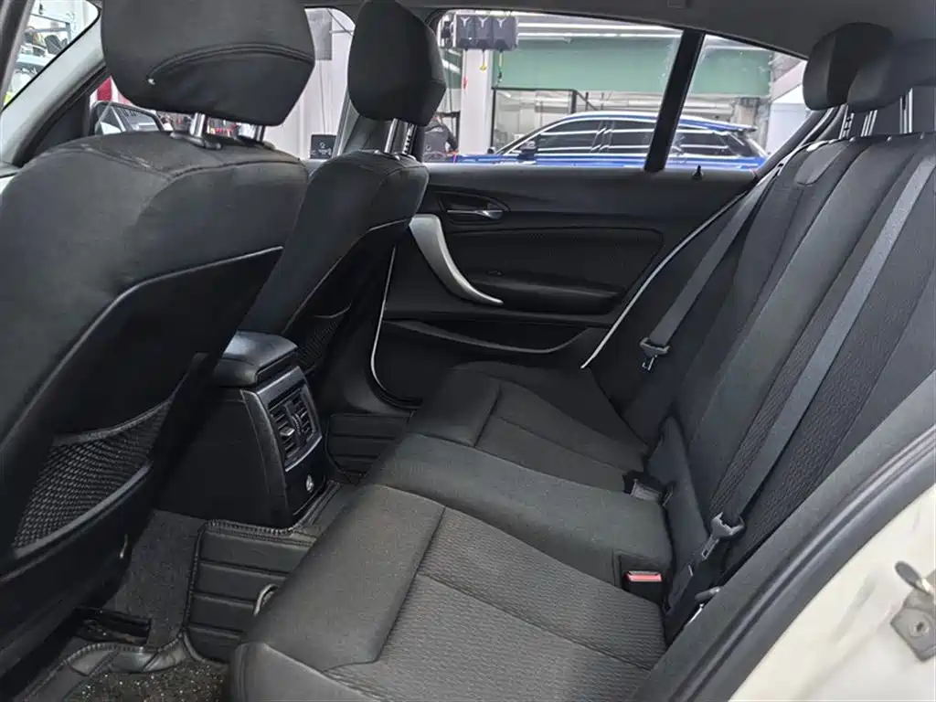 BMW 1 Series (Import) 2015 120i Leading фото 10